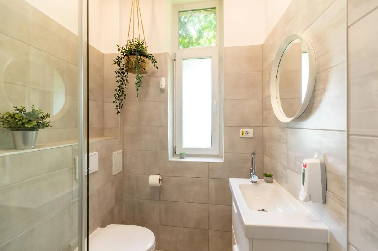 Appartement Ideal Stay: Spacious 2Br Apt Near Calea Victoriei Boekarest