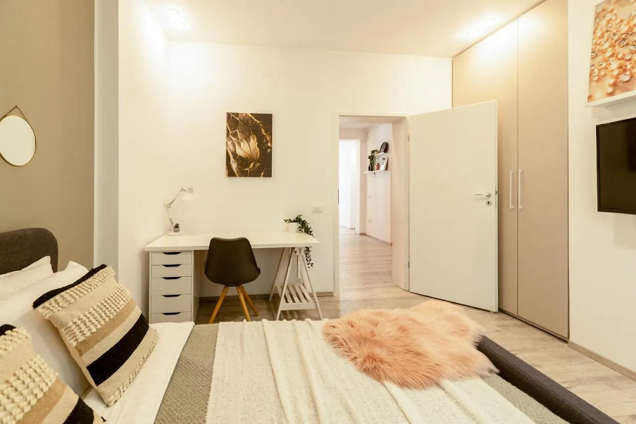 Appartement Ideal Stay: Spacious 2Br Apt Near Calea Victoriei Boekarest