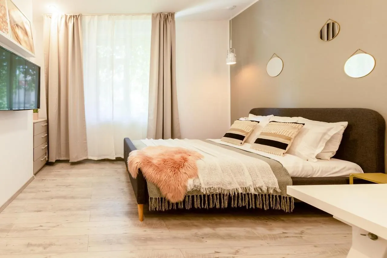 Ideal Stay: Spacious 2Br Apt Near Calea Victoriei Boekarest 0*,  Roemenië