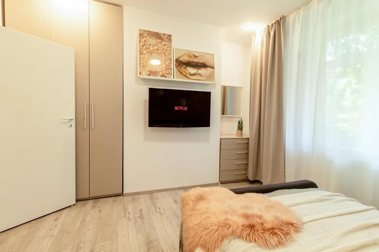 Appartement Ideal Stay: Spacious 2Br Apt Near Calea Victoriei Boekarest