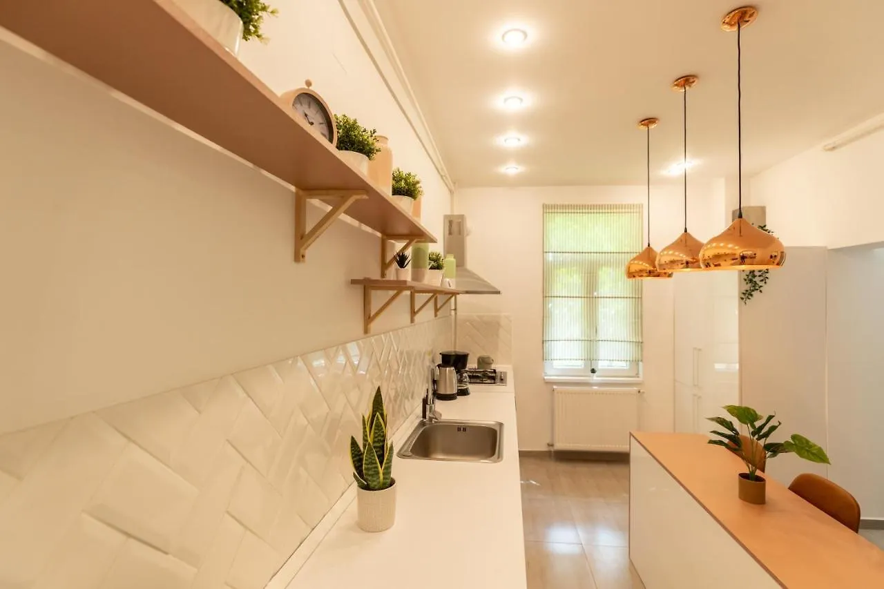 Appartement Ideal Stay: Spacious 2Br Apt Near Calea Victoriei Boekarest Roemenië