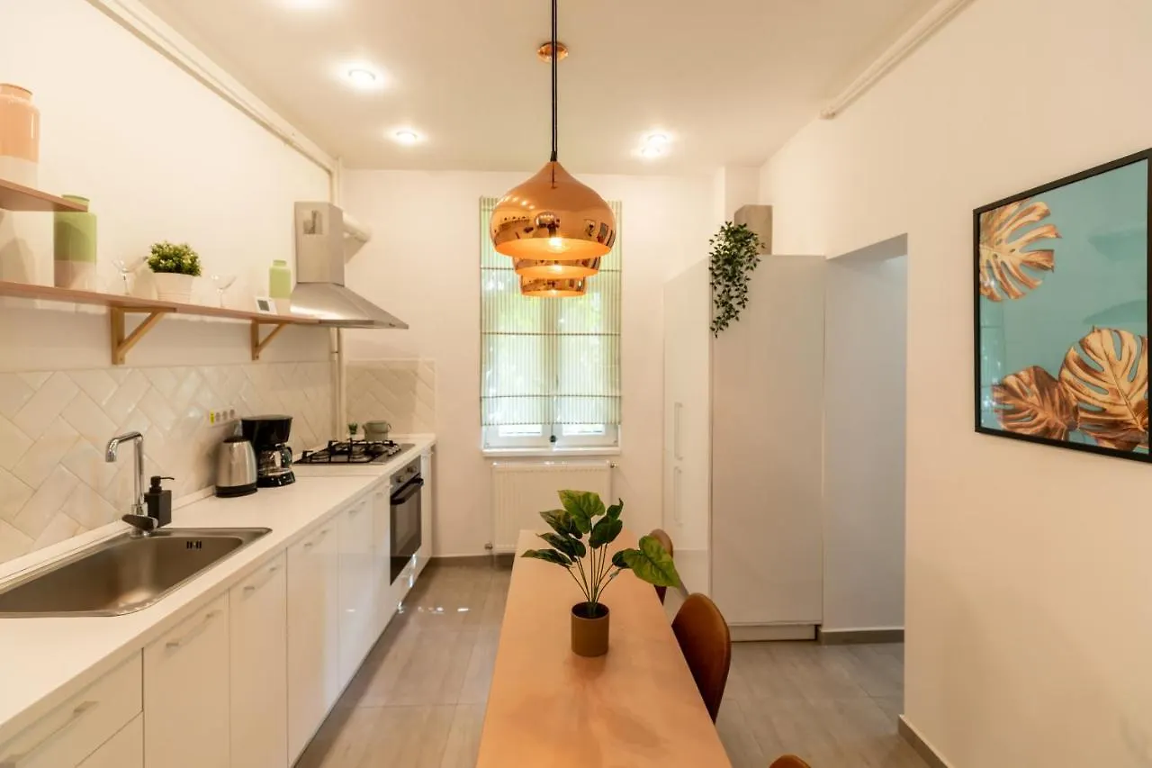 Ideal Stay: Spacious 2Br Apt Near Calea Victoriei Boekarest Appartement