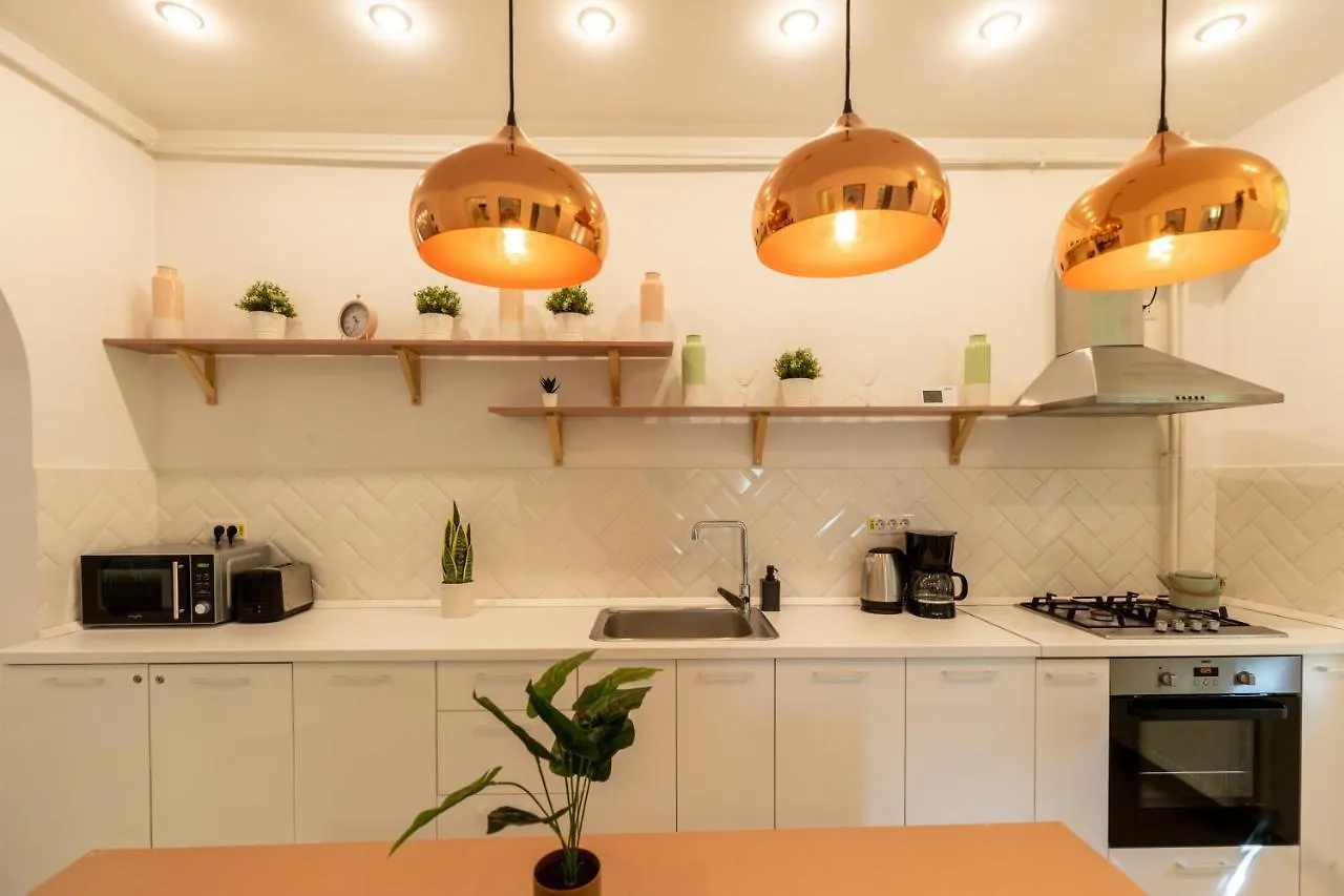 Ideal Stay: Spacious 2Br Apt Near Calea Victoriei Boekarest