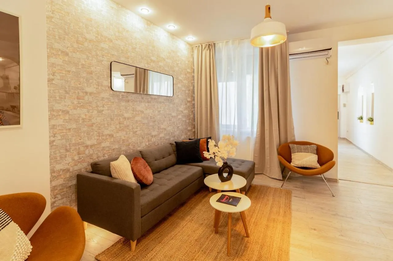 Ideal Stay: Spacious 2Br Apt Near Calea Victoriei Boekarest Appartement