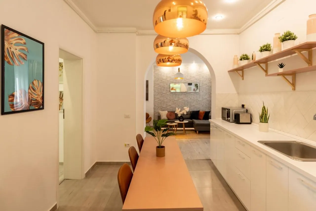 Appartement Ideal Stay: Spacious 2Br Apt Near Calea Victoriei Boekarest
