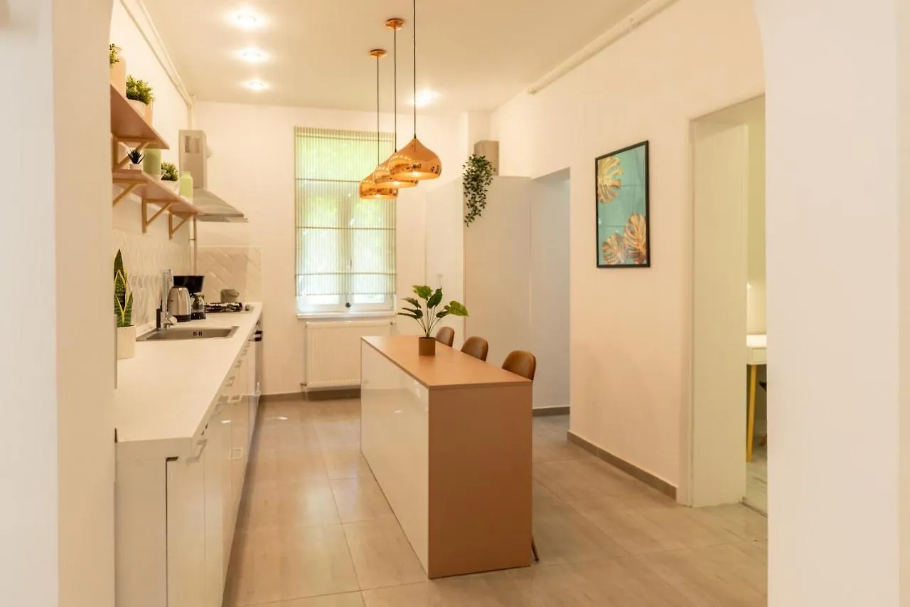 Ideal Stay: Spacious 2Br Apt Near Calea Victoriei Boekarest Appartement
